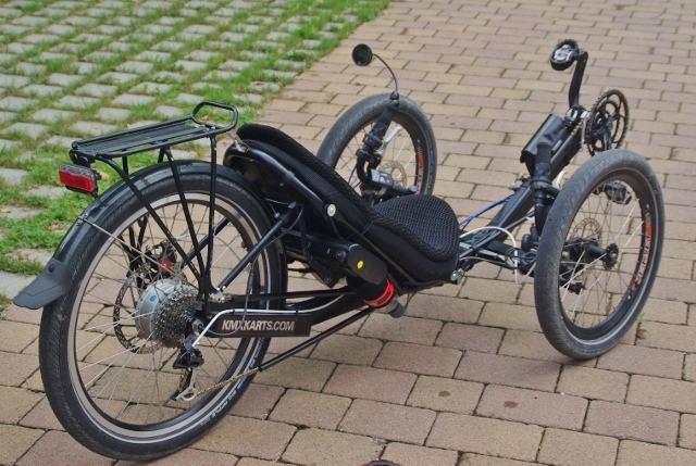 das neue schwarze Trike