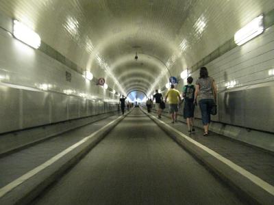 im Alten Elbtunnel